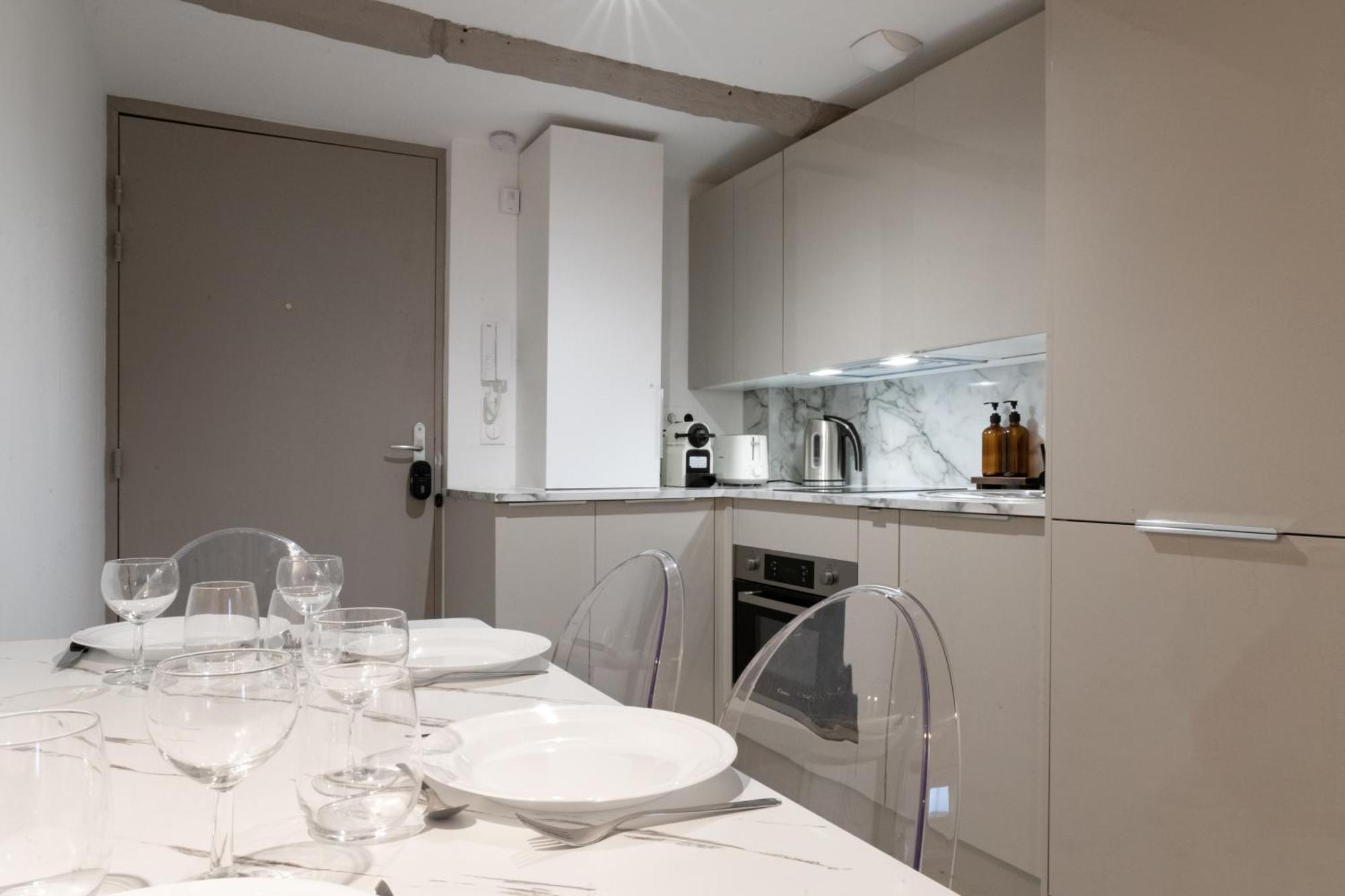 Suite Cathedrale Haut De Gamme + Parking - N°8 Rouen Bagian luar foto